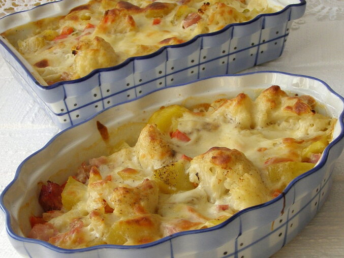 Cauliflower Baked in Cheese Bechamel