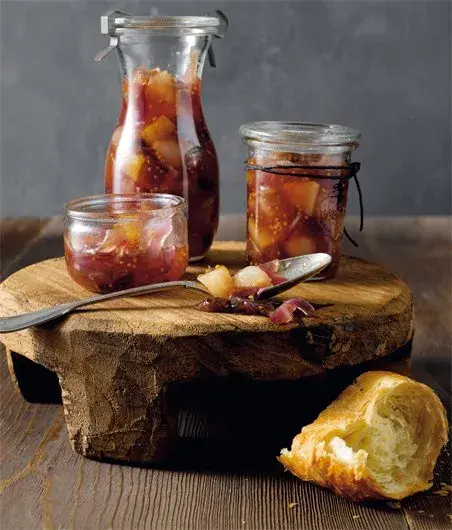 Pear Chutney with Pearl Onions