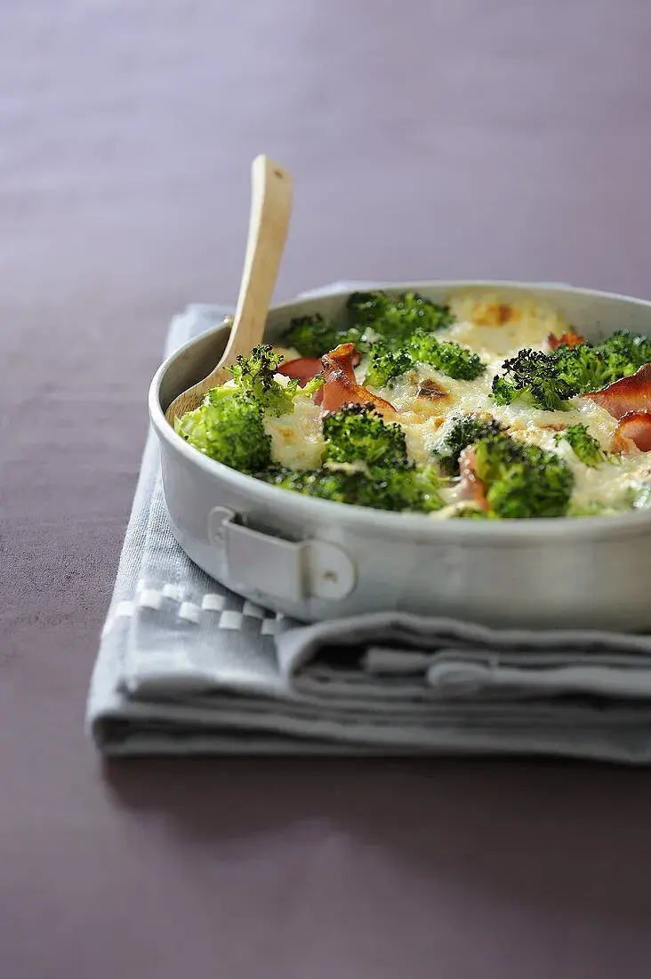Baked Broccoli with Ham and Cheese