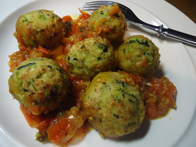 Cuketové kuličky s omáčkou marinara