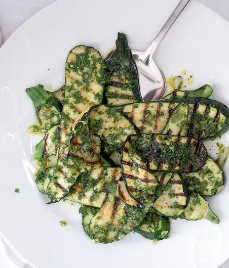 Grilled Courgettes with Garlic and Parsley