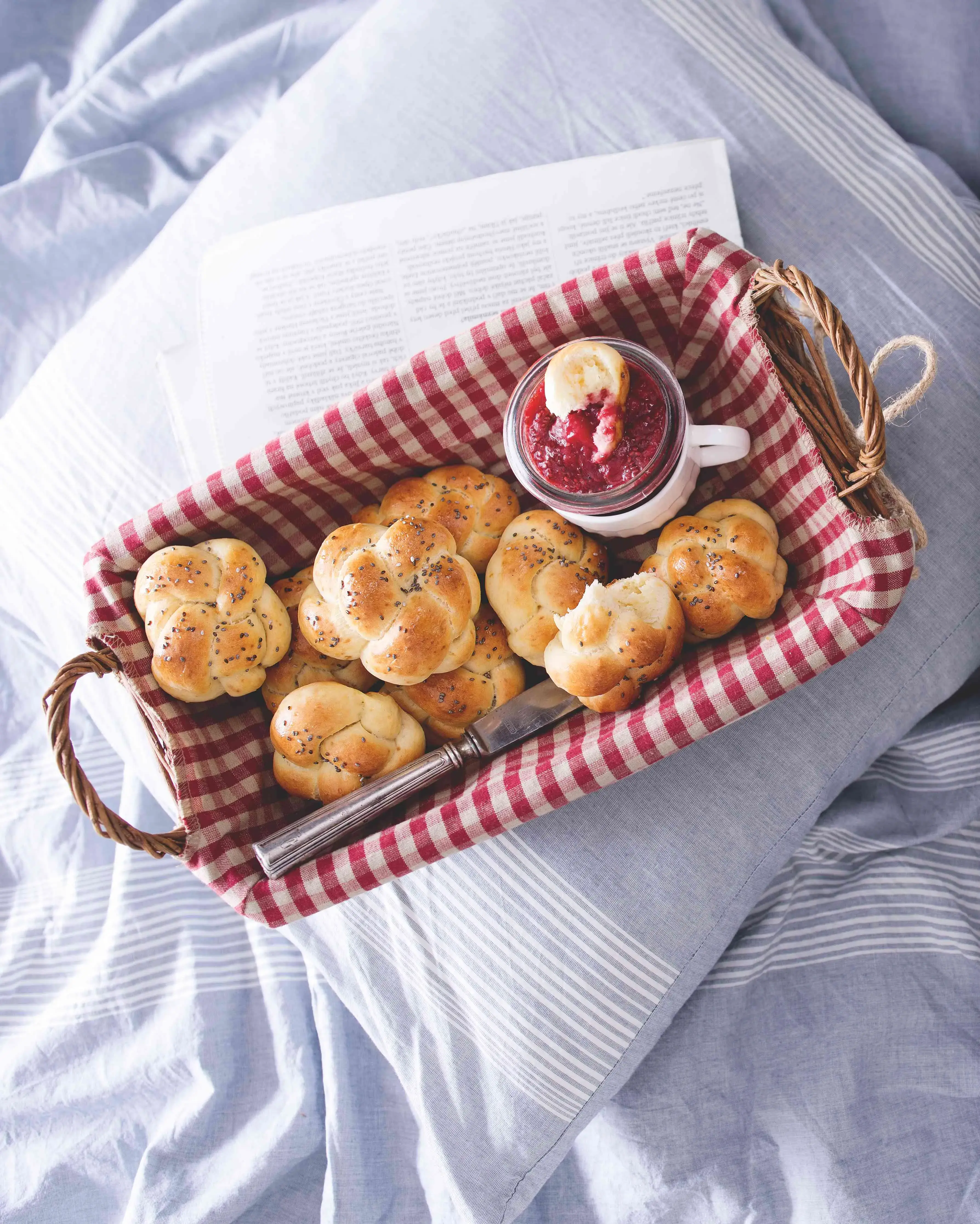 Housky (Czech Braided Bread Rolls)