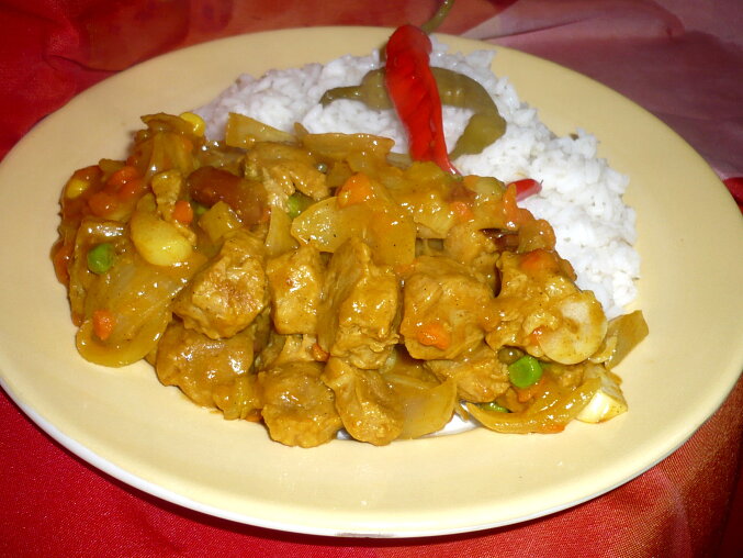 Piquant Soya Chunks with Curry and Pickled Peppers