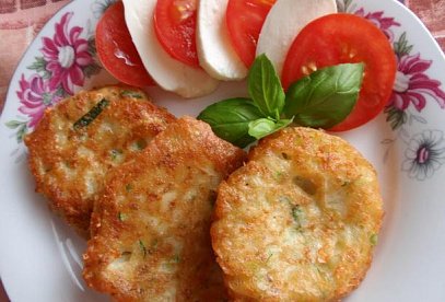 Courgette Fritters with Mozzarella (Tofu)