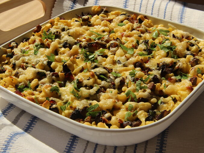 Homemade Spätzle with Mushrooms and Bacon
