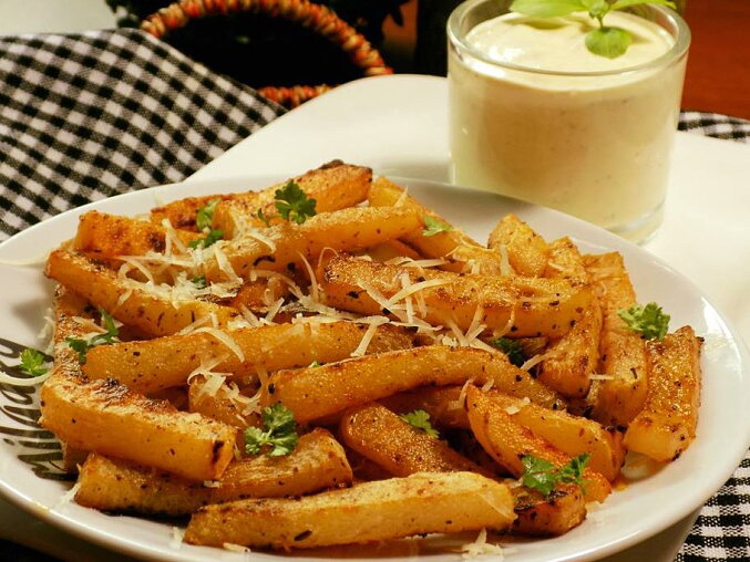 Baked Kohlrabi Fries with Cheese and Horseradish Dip