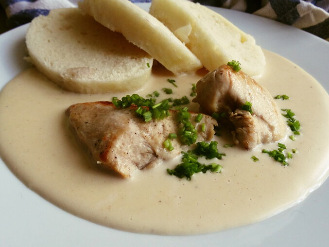 Chicken Breasts in a Delicate Cream Sauce