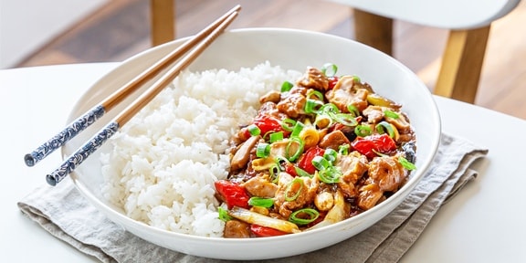 Kuřecí kung-pao s arašídy