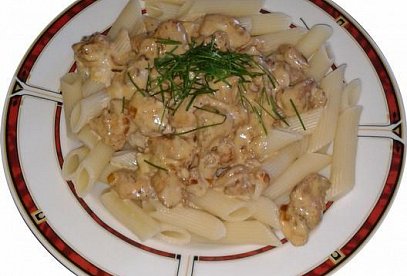 Pasta with Chicken in a Peppery Cream Sauce