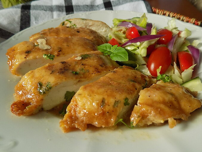 Chicken Breasts French Style with Wine Sauce