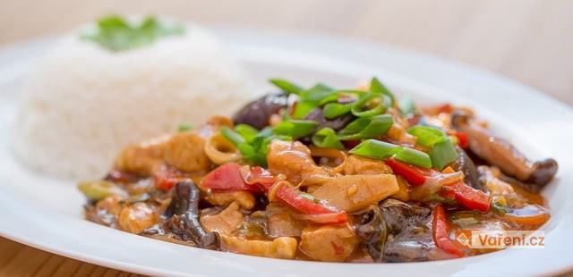 Chicken with Cranberry Sauce and Mushrooms