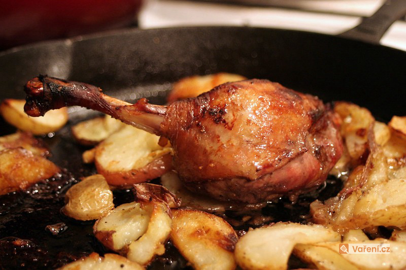 Duck Tyrolean Style (Roast Duck with Blackcurrant Wine Sauce)