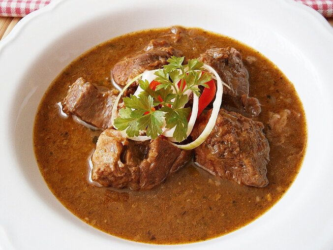Slow Cooker Beef Goulash