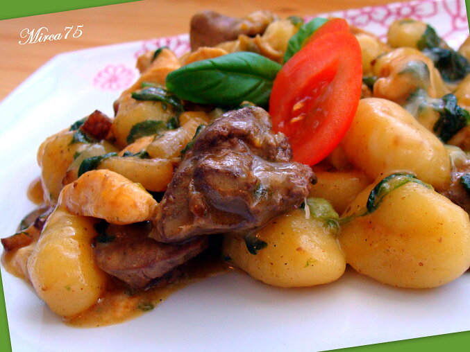 Gnocchi with Chicken Livers, Chicken Breast and Spinach
