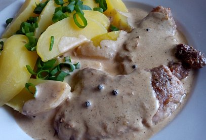 Pork with Creamy Pepper Sauce