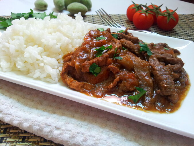 Hovězí nudličky na japonský způsob (Hayashi rice)