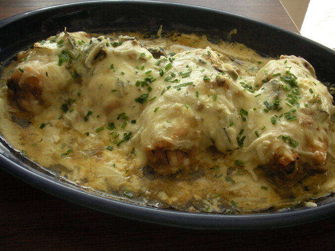Baked Chicken Rolls with Ham, Mushrooms and Cheese