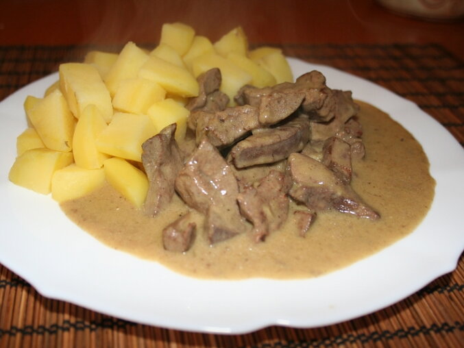 Braised Pork Liver with Bacon and Cream