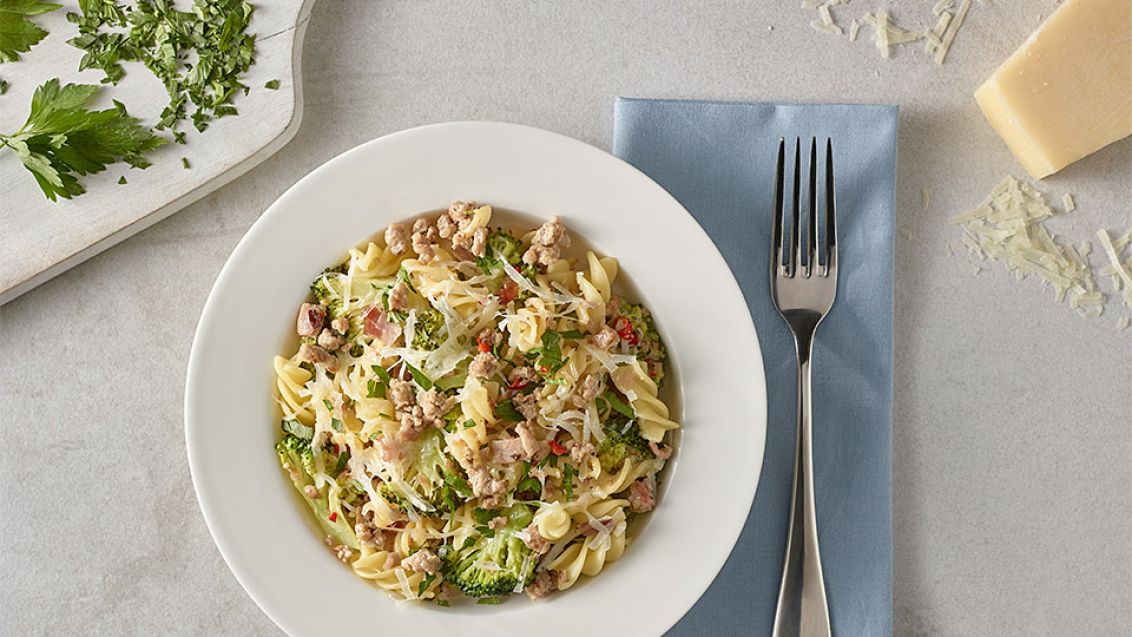 Fusilli with Minced Meat and Broccoli