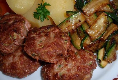 Karbanátky with Courgette (Czech Minced Meat Patties)