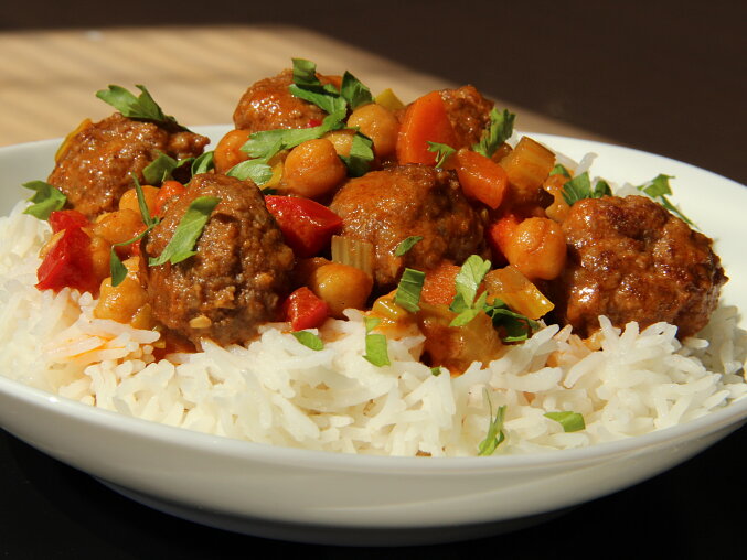 Meatballs in Spicy Sauce