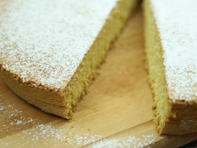 Oil Sponge Cake Base for a Cake
