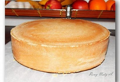 Light and Fluffy Sponge Cake Base