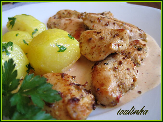 Chicken Pieces in a Light Cream Sauce