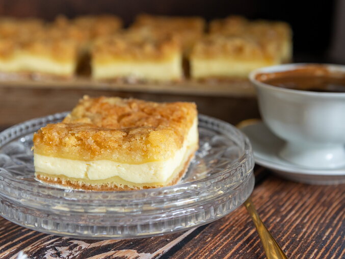 Quick Layered Quark Cake