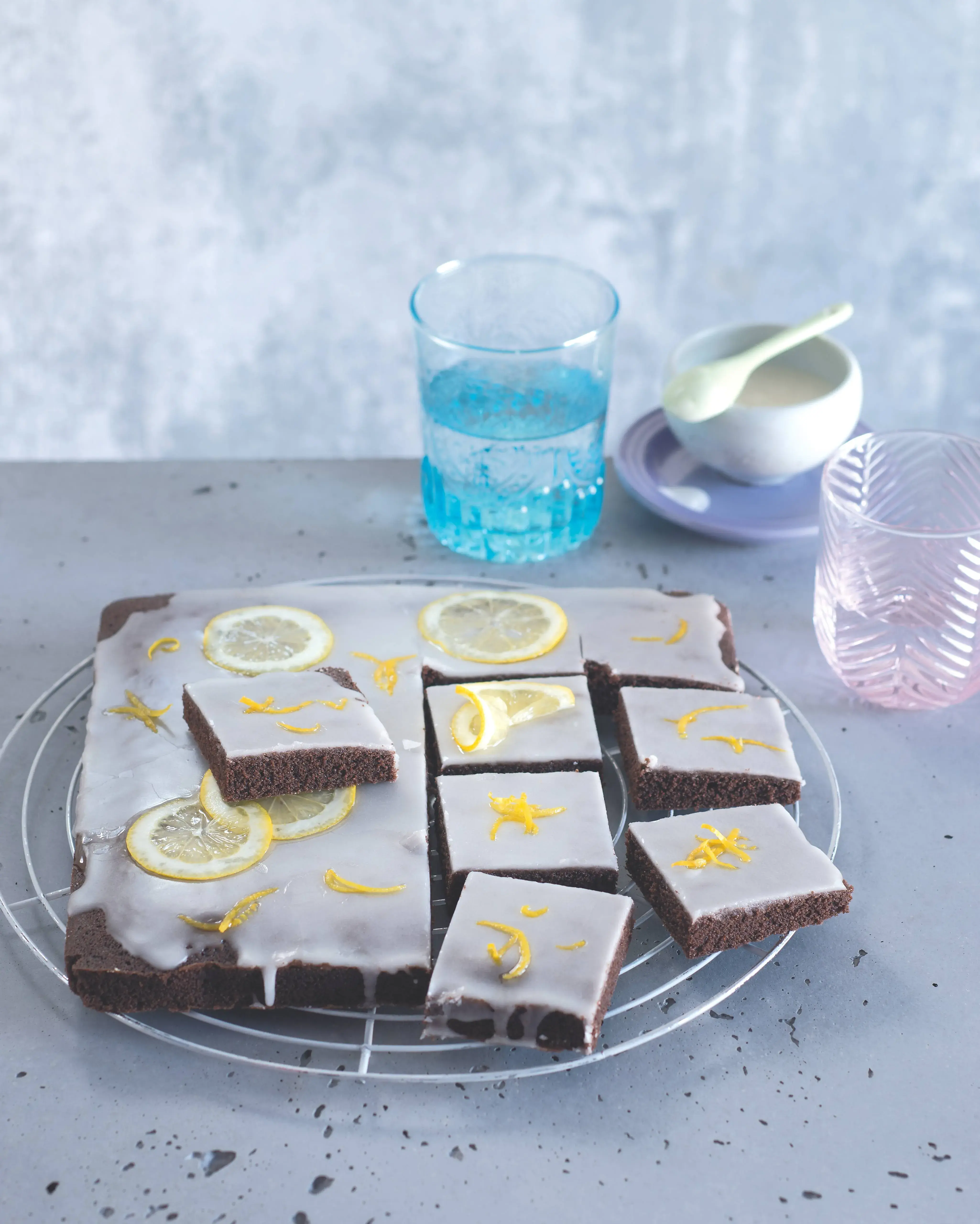 Quick Cocoa Cake with Lemon Icing