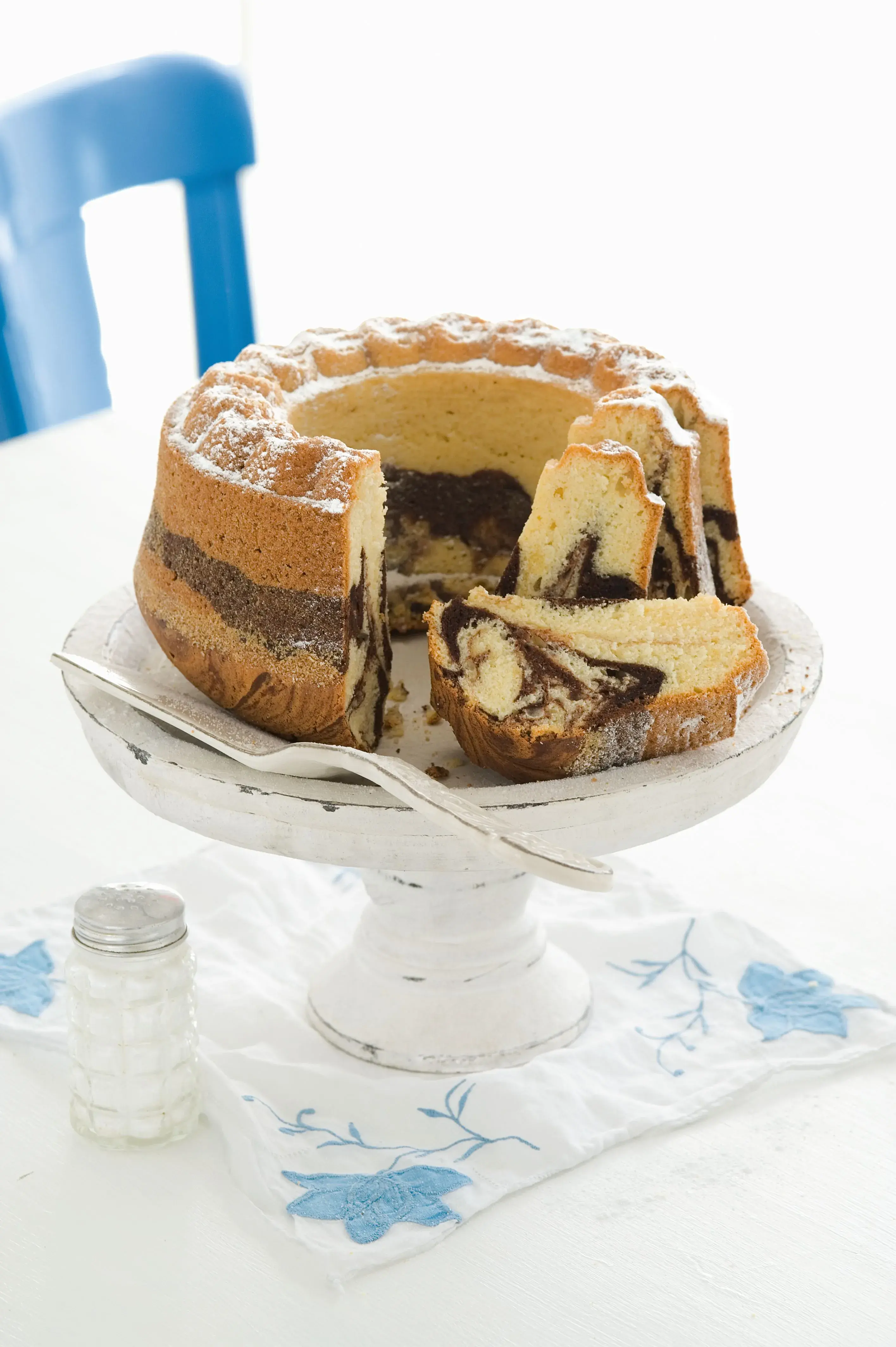 Mramorová bábovka (Czech Marble Bundt Cake)