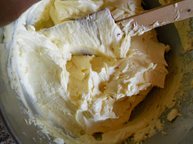 Smooth Cake Cream That Won't Curdle