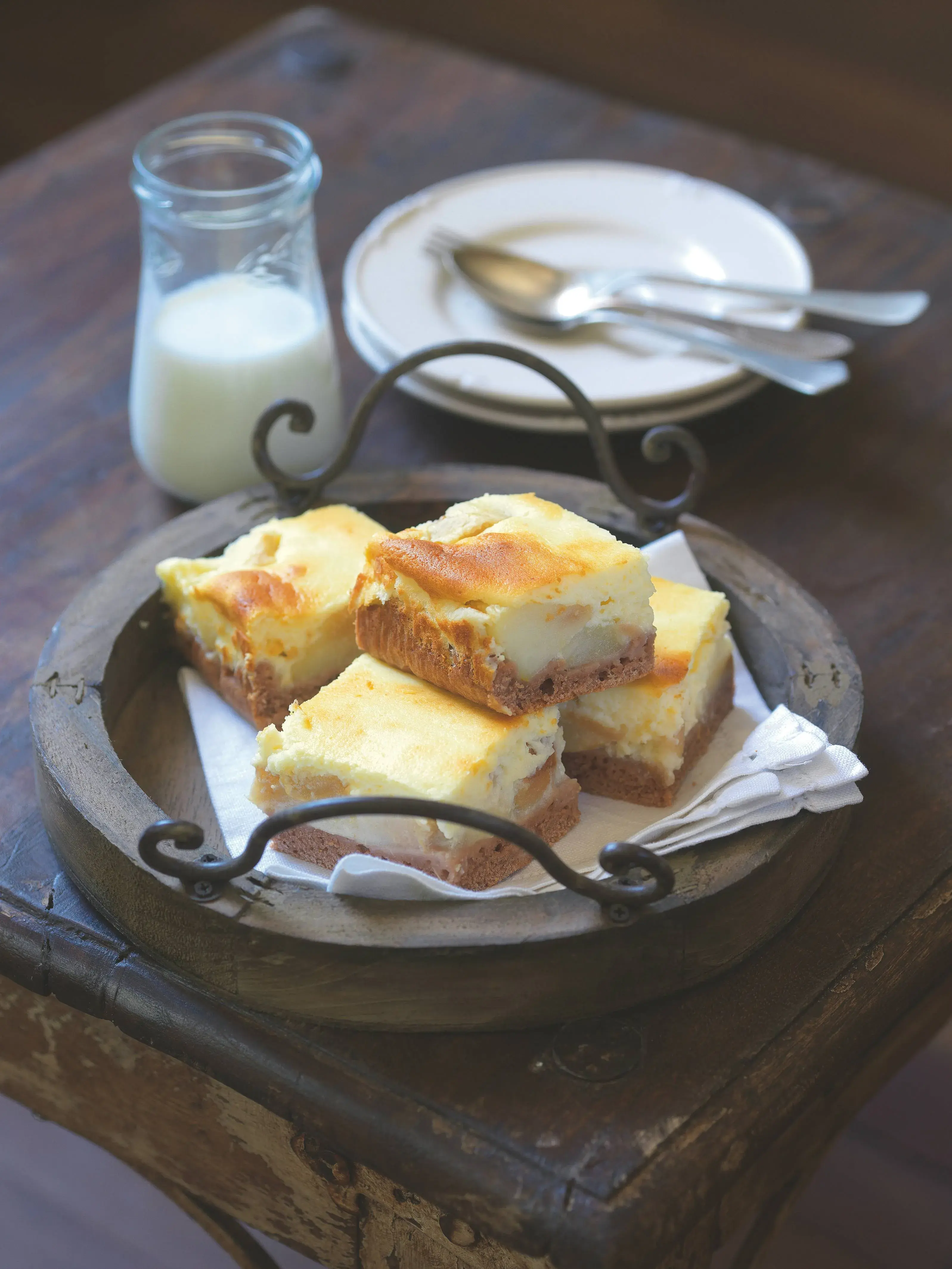 Pear Cake with Quark and Crème Fraîche