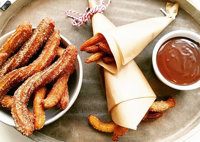 Churros s čokoládou (Čuros)