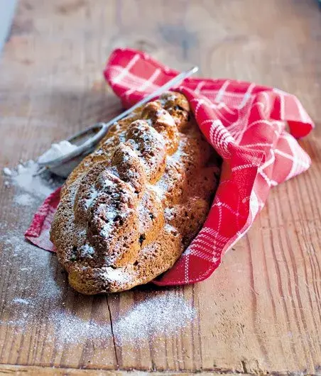 Czech Quark Christmas Bread Baked in a Loaf Pan