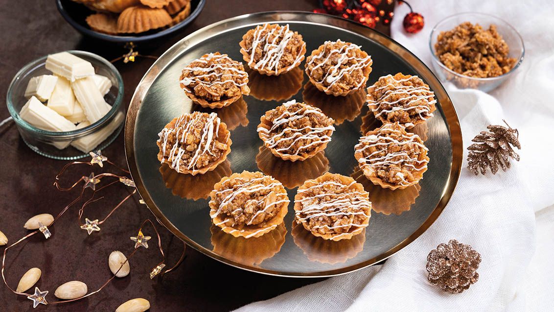 Muesli Cups with Nut Filling