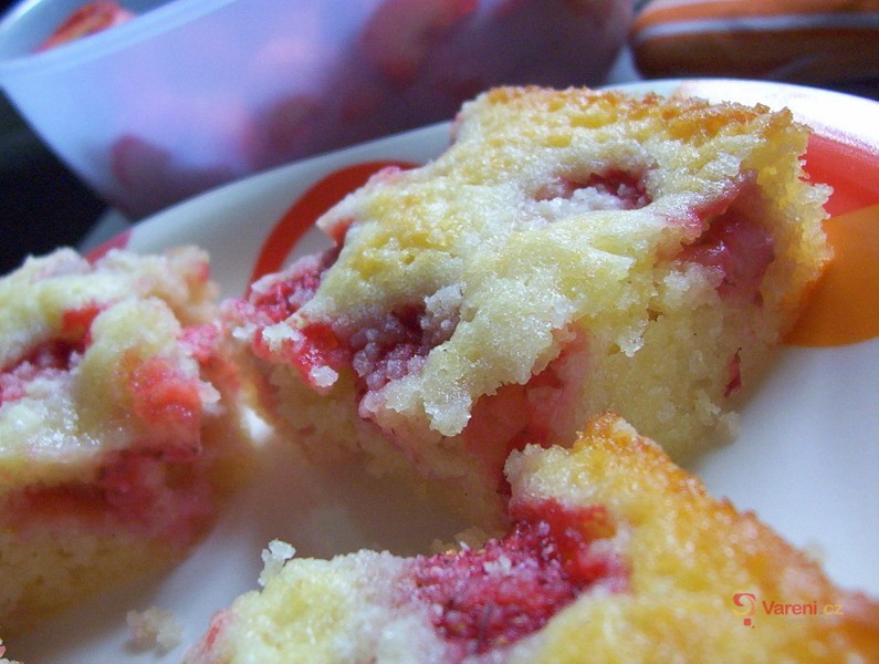 Czech Fresh Strawberry Sponge Cake