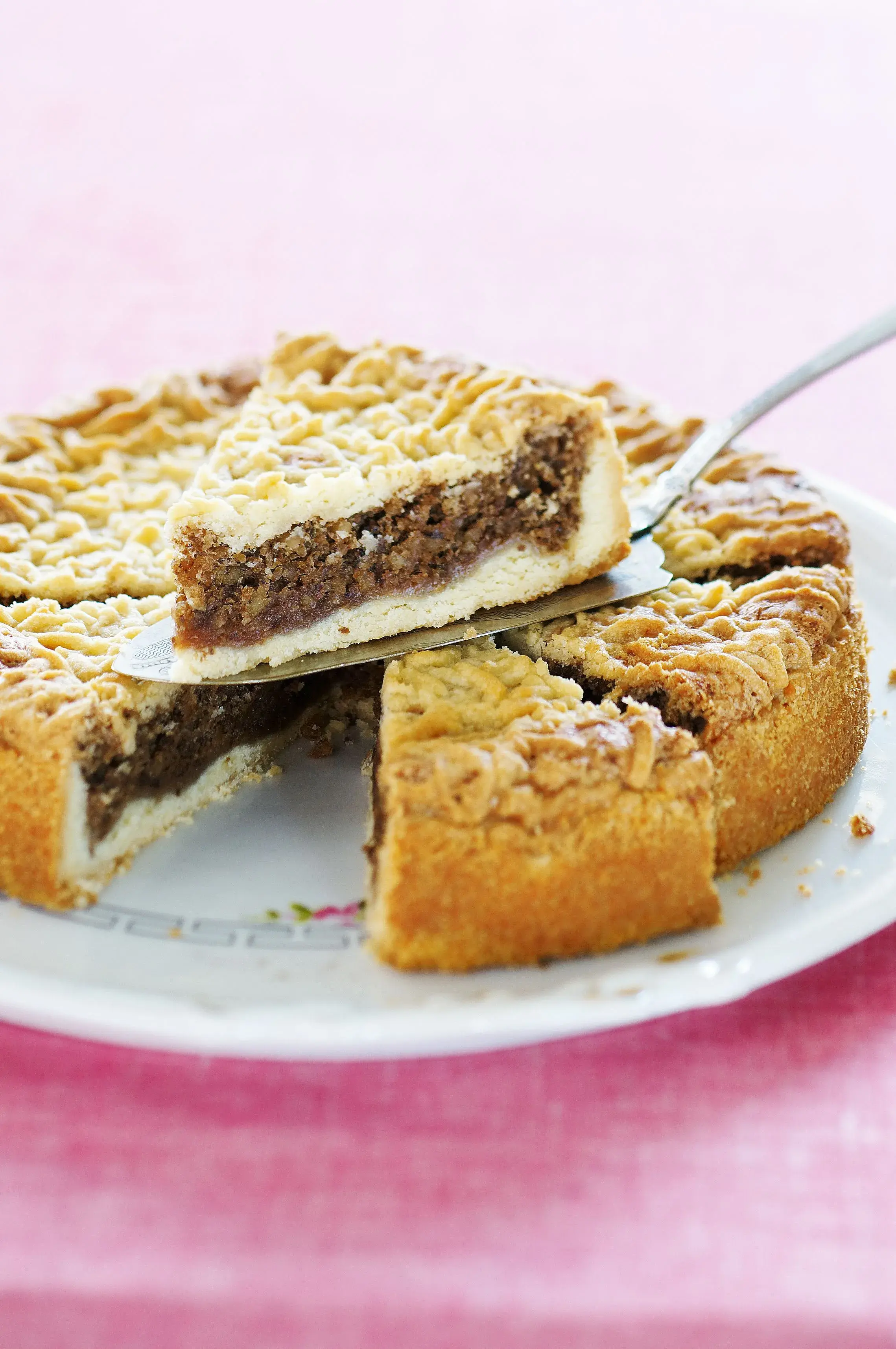 Crunchy Walnut Cake with Crumble Topping
