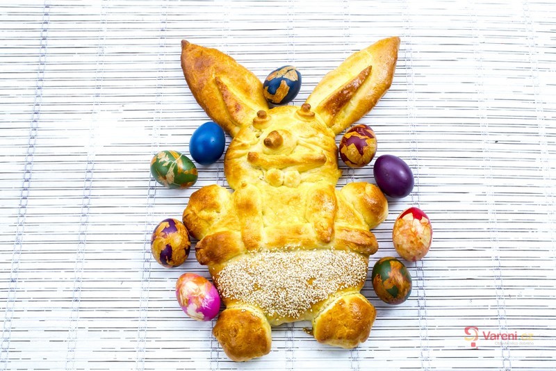 Easter Yeast Dough Bunny with Chicks