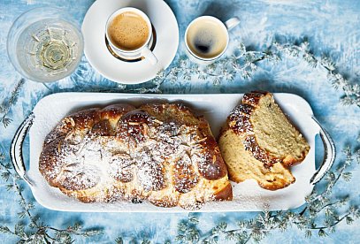 Fluffy Buttery Czech Christmas Bread (Vánočka)