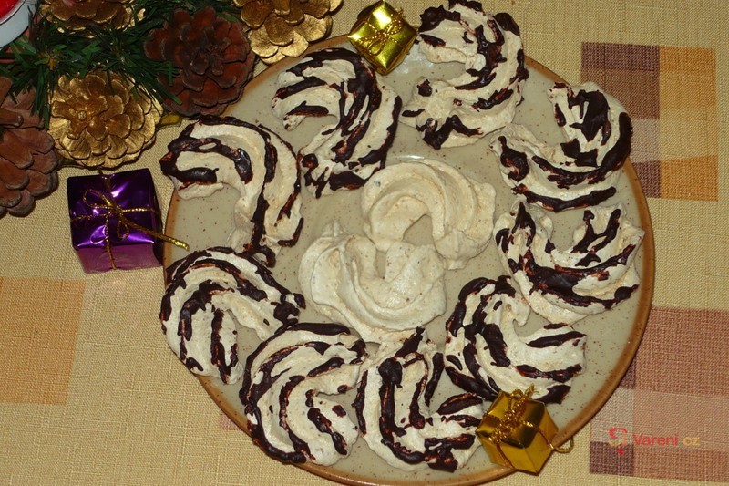 Walnut Meringue Kisses