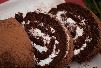 Heavenly Flourless Swiss Roll (Gluten-Free)