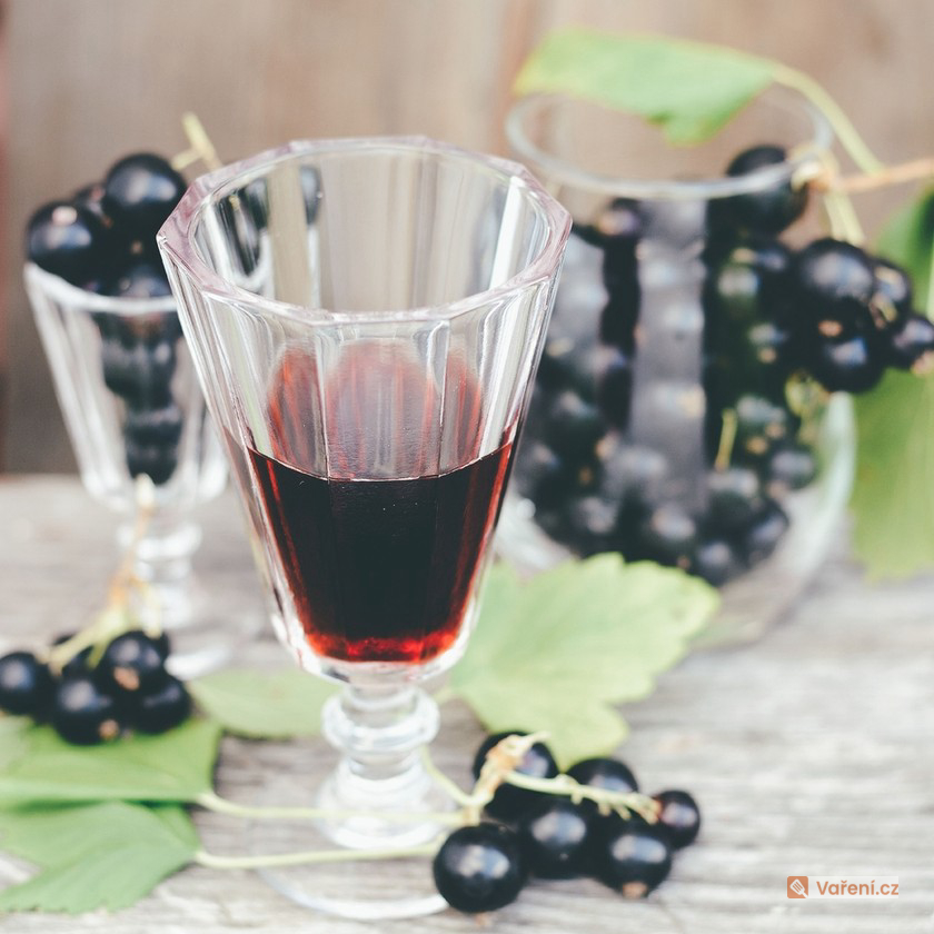 Homemade Blackcurrant Liqueur