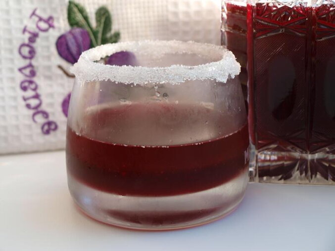 Cold-Infused Currant Juice