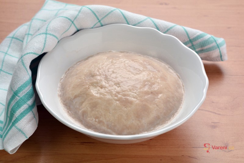 Kvásek (Czech Yeast Starter for Homemade Bread)