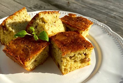 Kynutá bramborová buchta (Czech Savoury Potato Cake with Bacon)