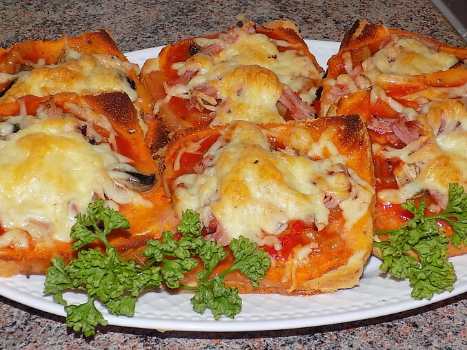 Rychlá pizza z toustového chleba
