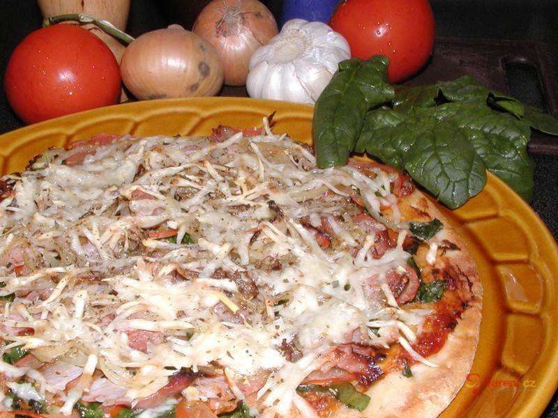 Špenátová pizza