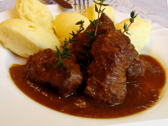 Aromatic Pork Cheeks Braised in Red Wine with Herbs