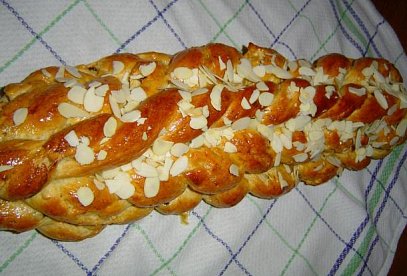 Traditional Grandma's Czech Christmas Bread (Vánočka)
